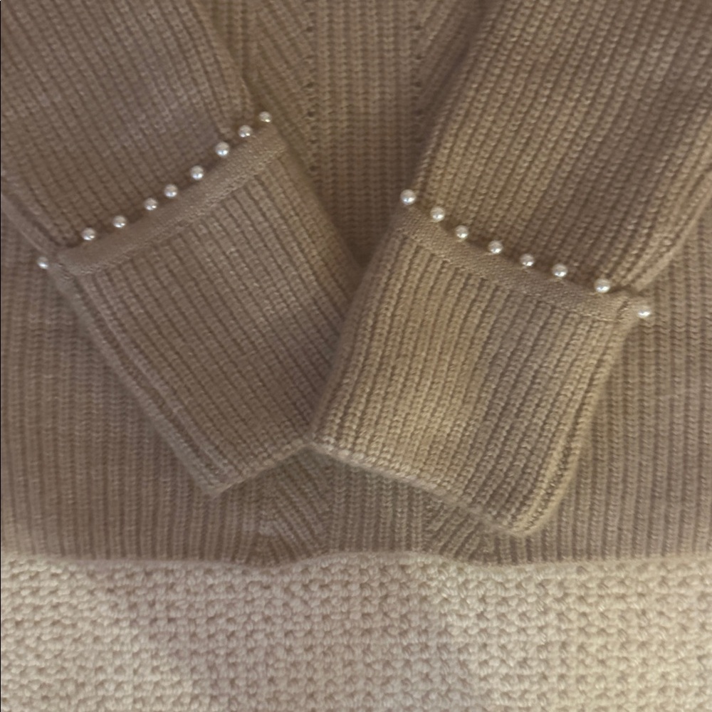 Elegant Brown Sweater with Pearl Accents - Picture 3 of 3